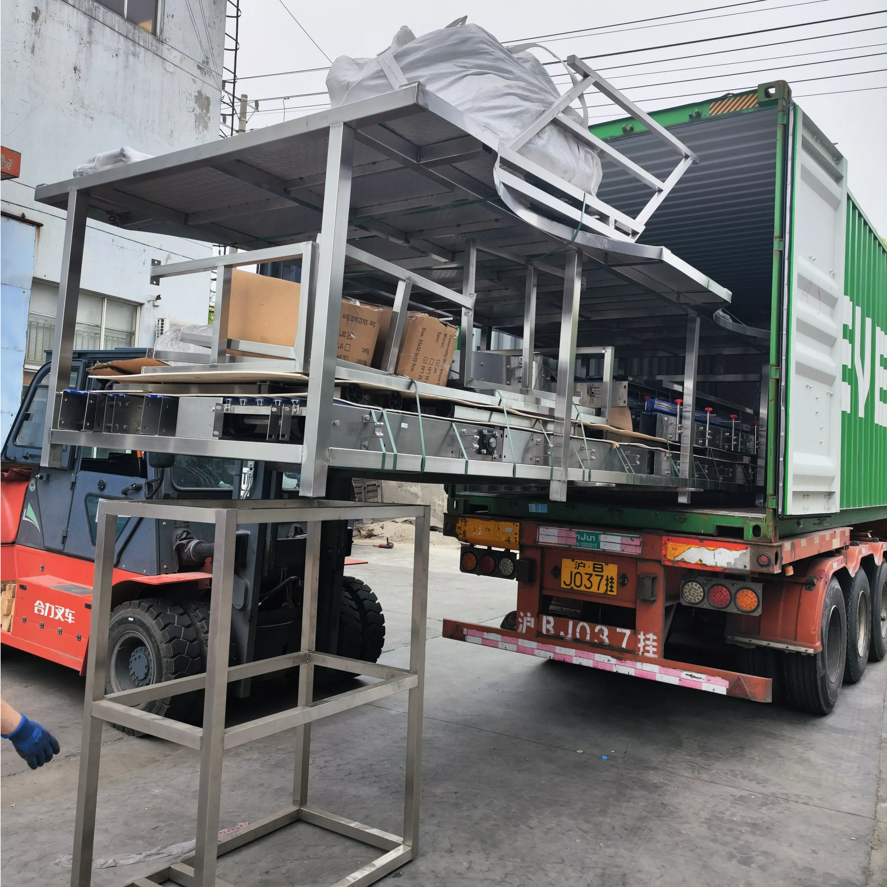G-PACKER 5T/H Beverage Filling Line Change To Carbonated Drinks Filling Line Equipment Delivery To Malaysia 